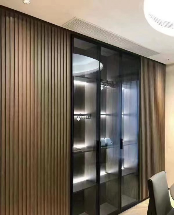 木质格栅板--酒柜两侧