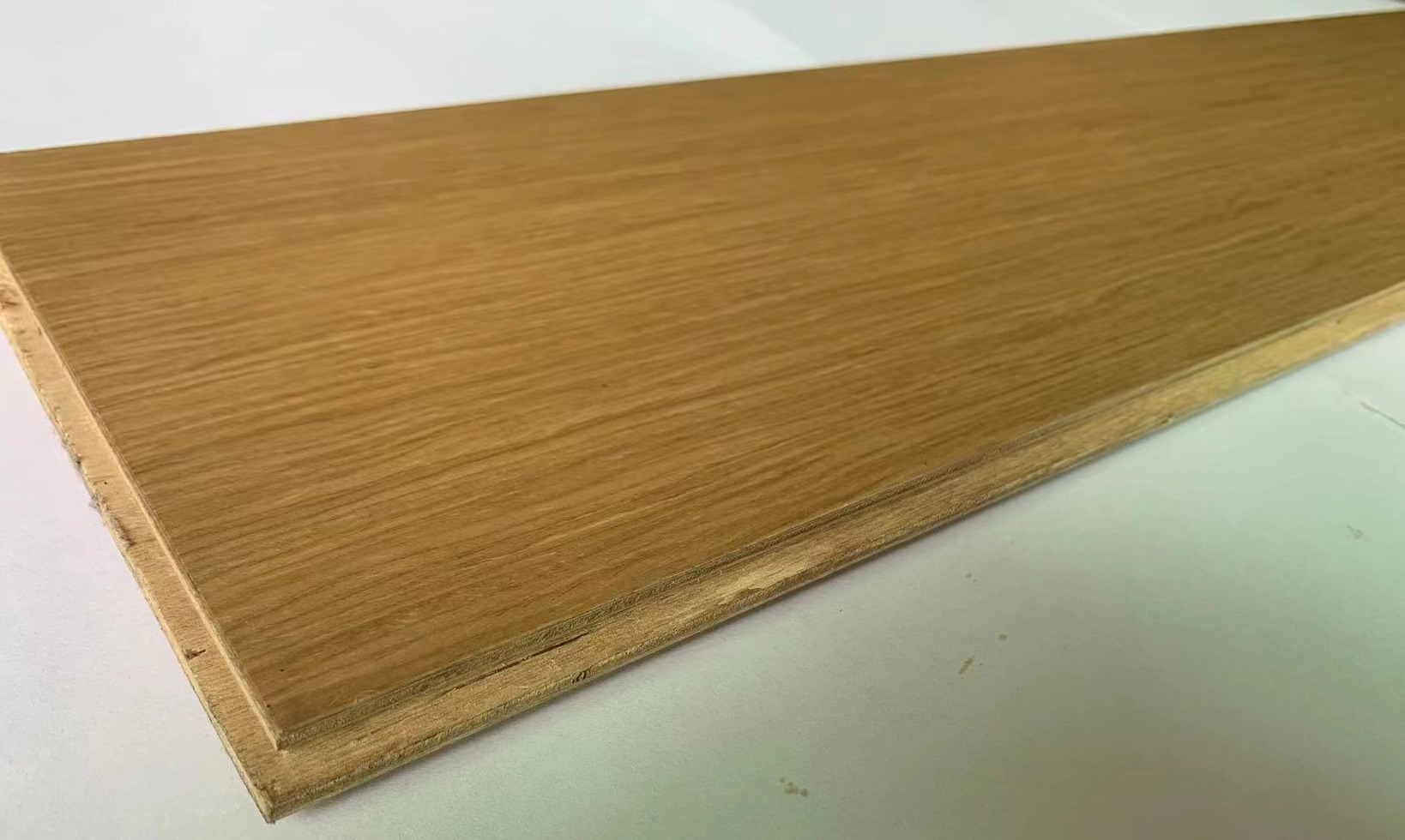 科技直纹白橡多层实木地板