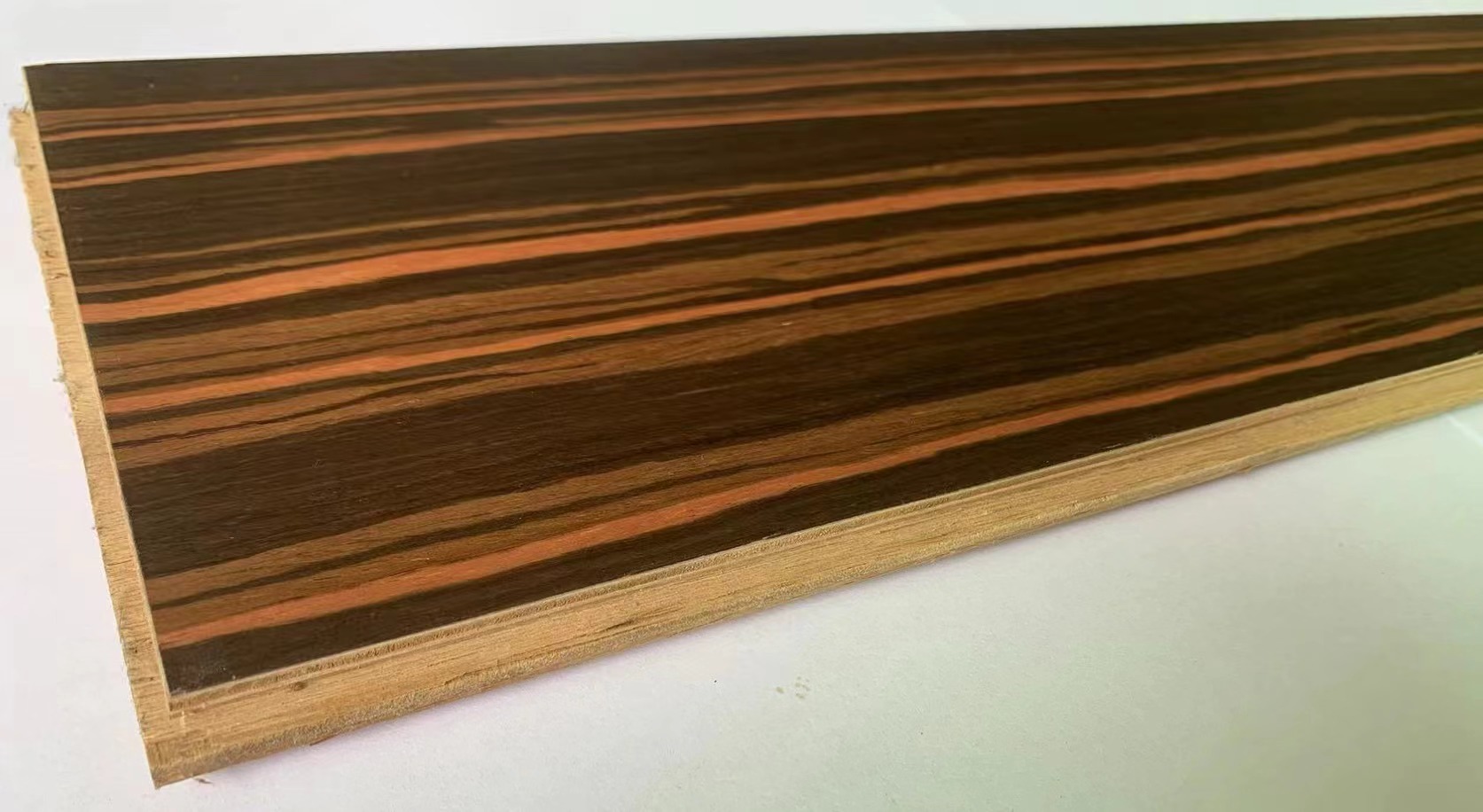 科技直纹黑檀多层实木地板