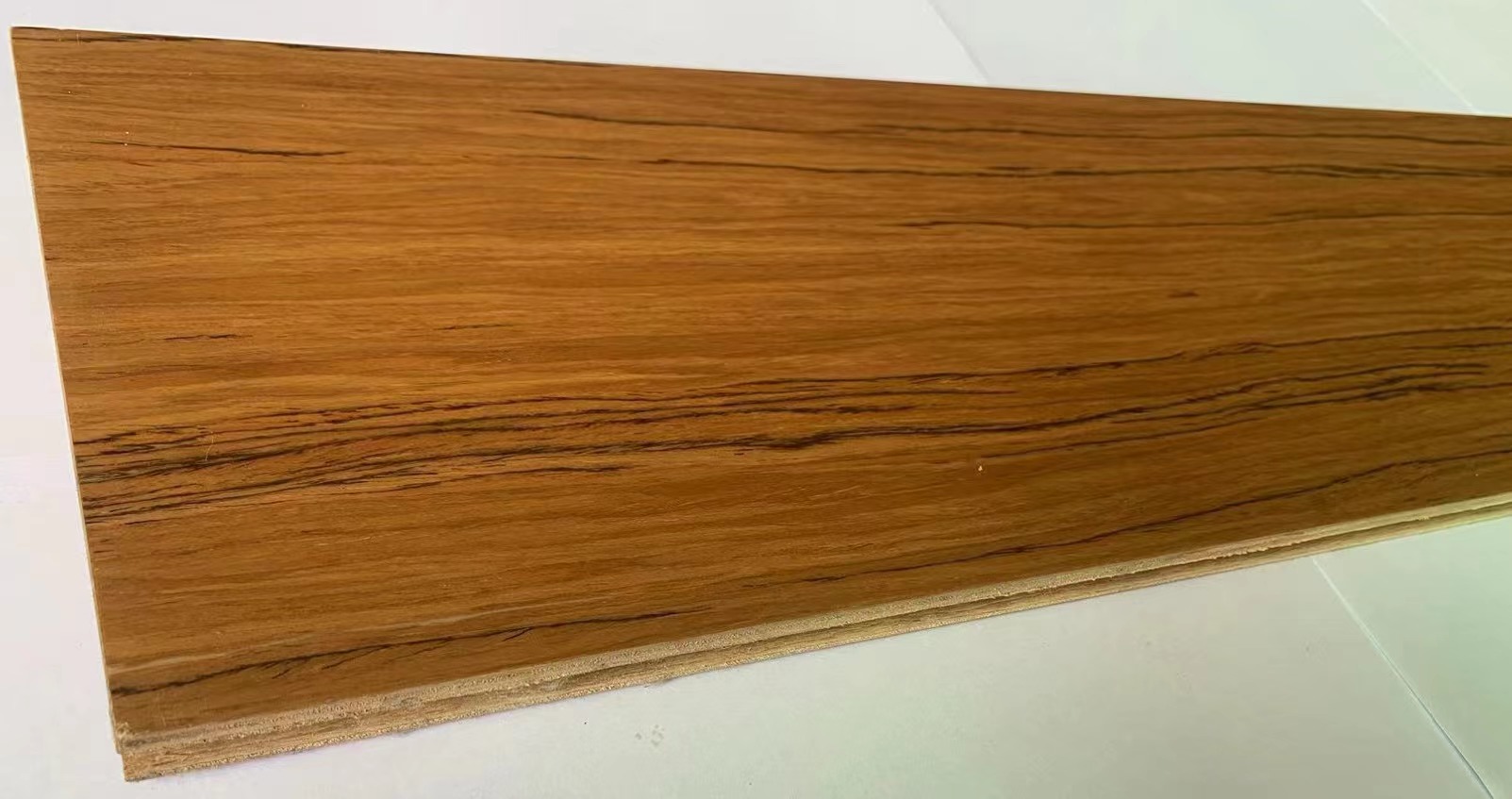 科技柚木多层实木地板